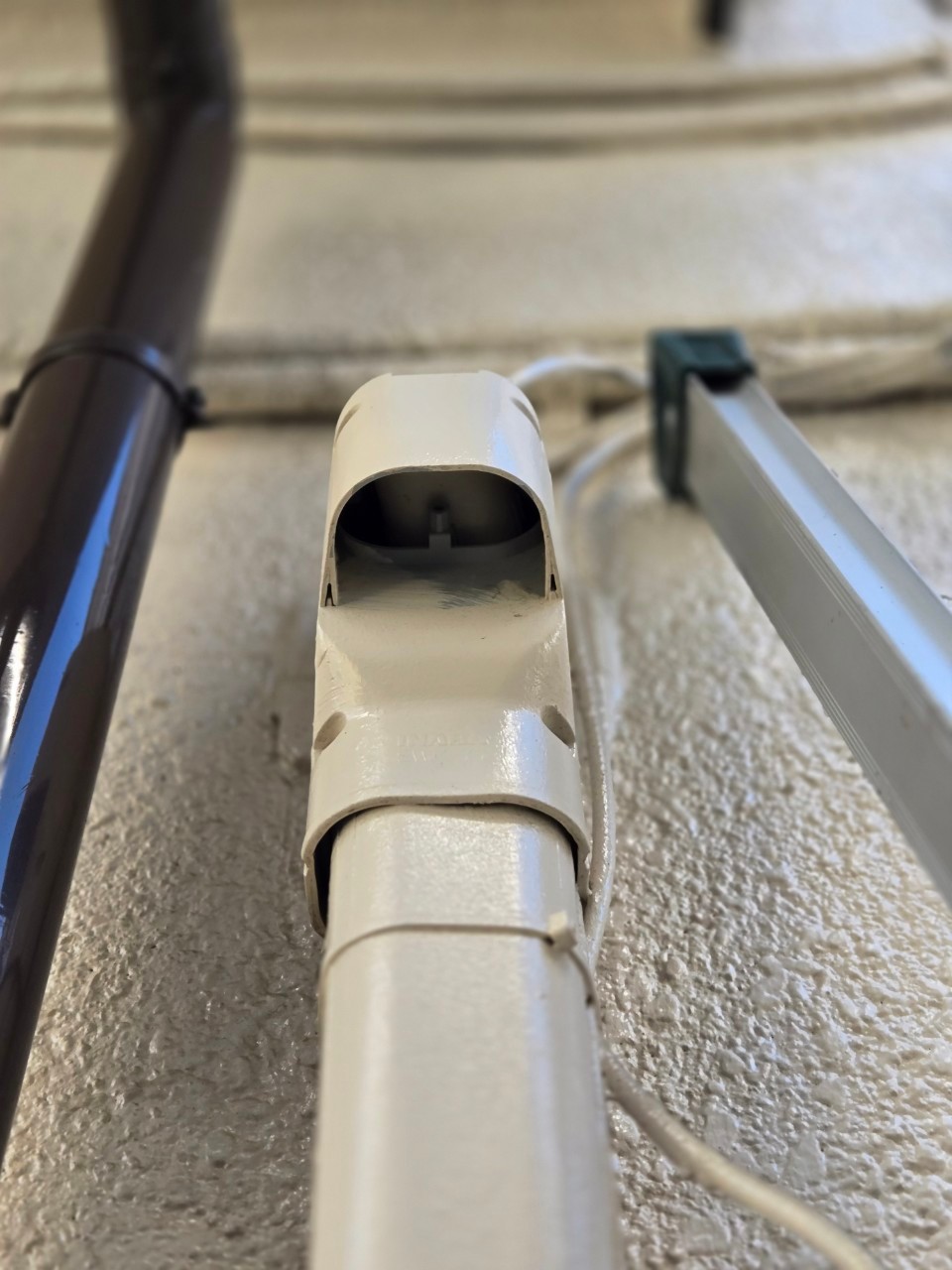 茨木市のコウモリ対策工事｜Ｉ様邸 ビフォー