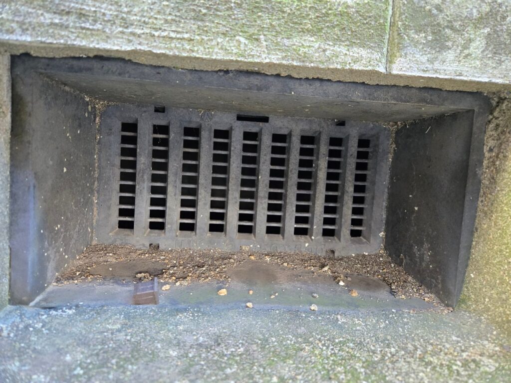 姫路市の小型害獣対策工事｜T様邸 1
