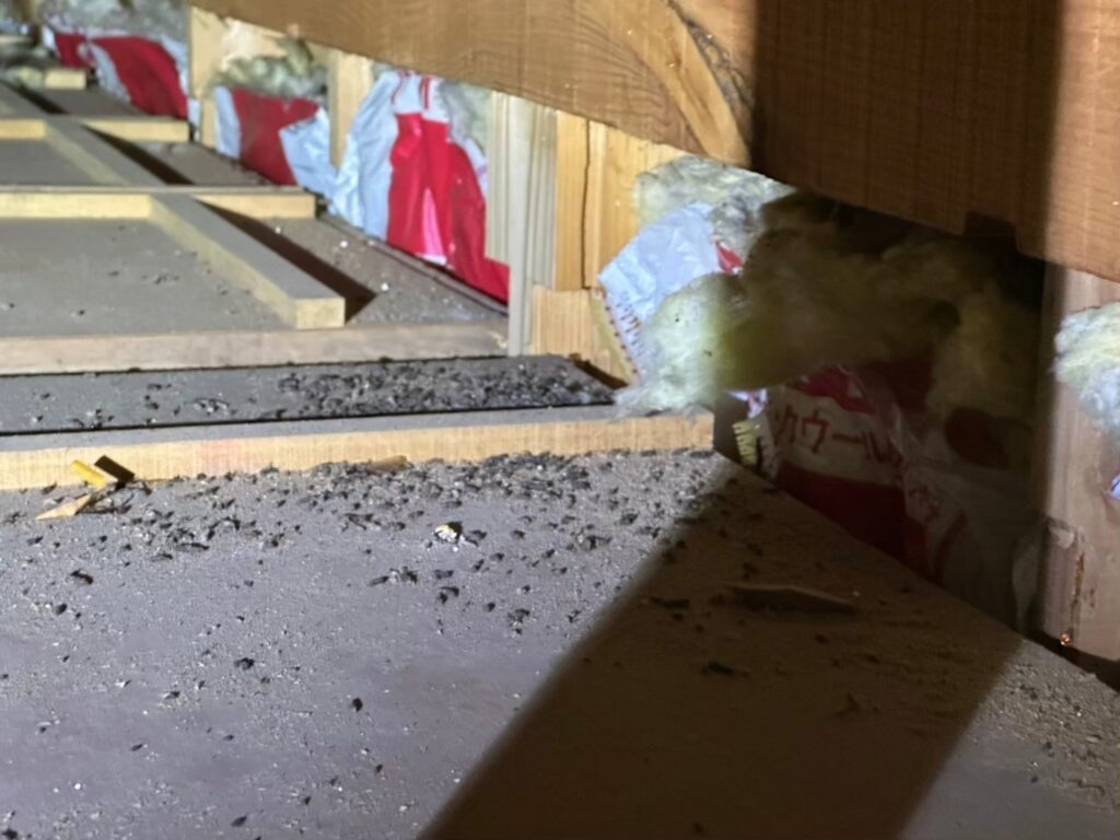 大分市のネズミ・イタチ対策、白蟻予防、断熱材工事｜G様邸 5